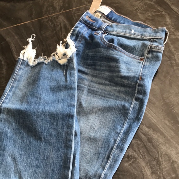 BNWT J CREW BOYFRIEND JEANS - Picture 2 of 6
